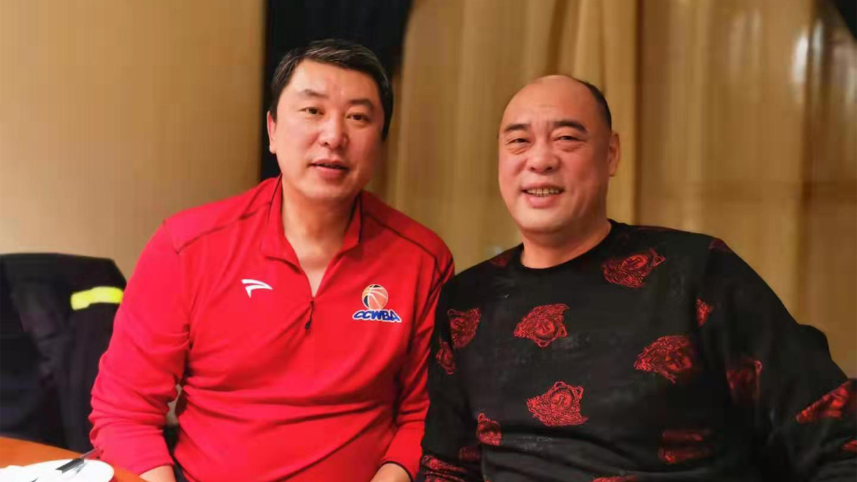 完美(中国)官方文化总经理和陕西省蓝协副主席王立彬合影.jpg